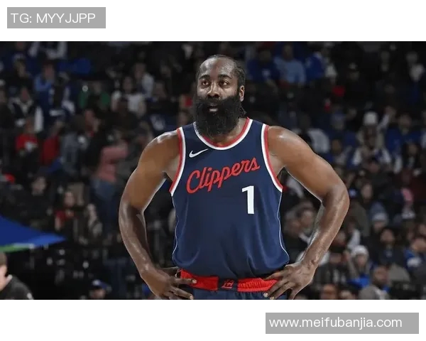 詹姆斯哈登的篮球之路与职业生涯的辉煌成就探讨