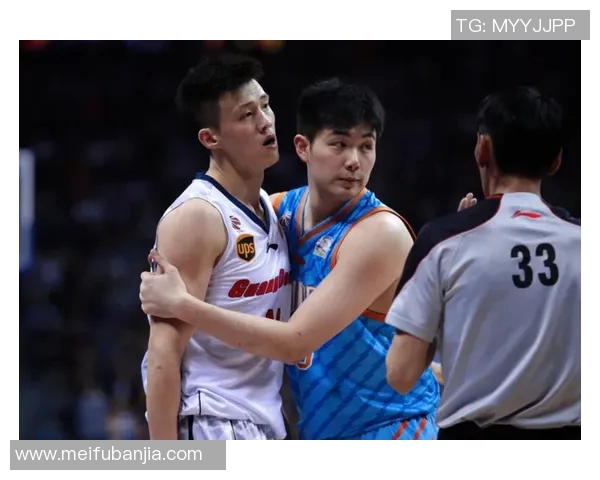 福冈黄蜂迎战赞岐滏力争主场胜利展现球队实力与斗志