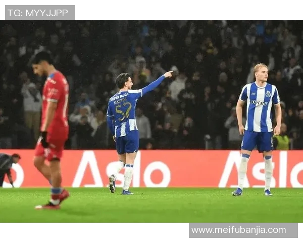 波尔图与本菲卡激战正酣比分悬念引发球迷热议