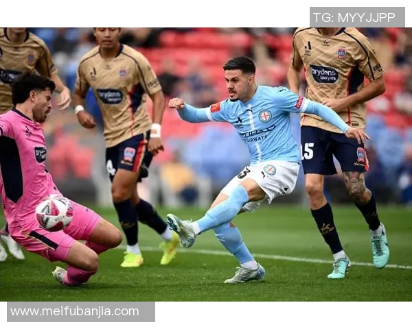 墨尔本城与中岸水手的激烈对决揭示澳超联赛的竞争魅力与球队实力较量