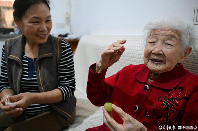 拾光淄博百岁老人爱吃甜食不爱操心(图2)